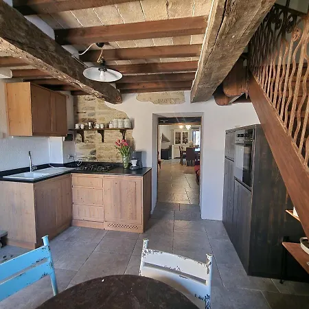 Borgo Il Cantuccio - Casa Grande Con Piscina Condivisa 別荘